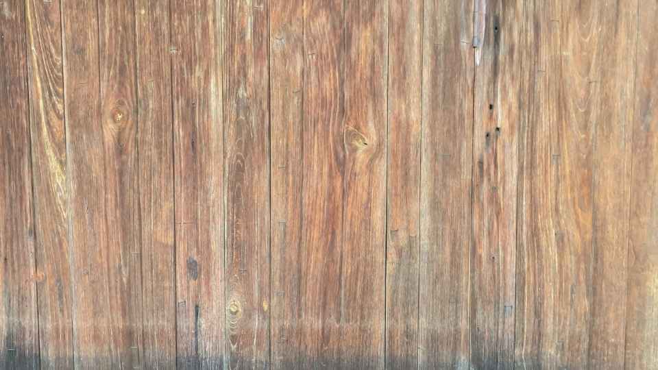 Hindari lantai kayu dari lembab